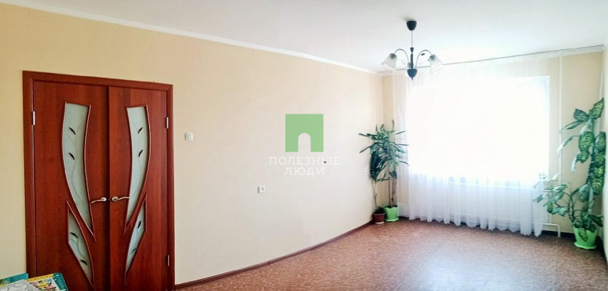 продаю четырехкомнатную квартиру