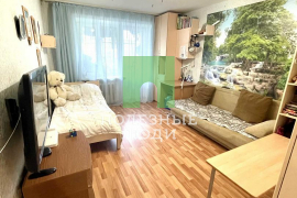 В продаже трехкомнатная квартира