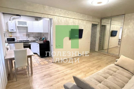 В продаже трехкомнатная квартира